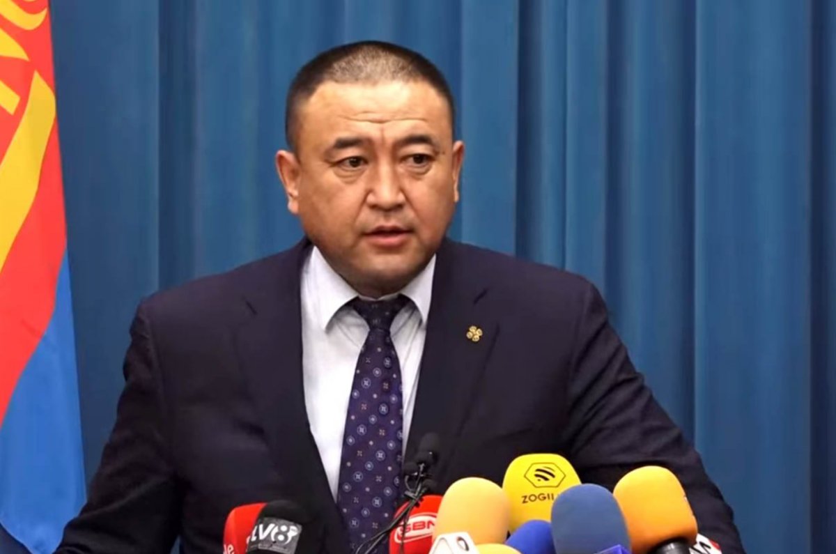 Б.Чойжилсүрэн сайдад эрчим хүчний салбарт үүсээд буй доголдлыг 100 хоногийн дотор шийдвэрлэх үүрэг өгчээ