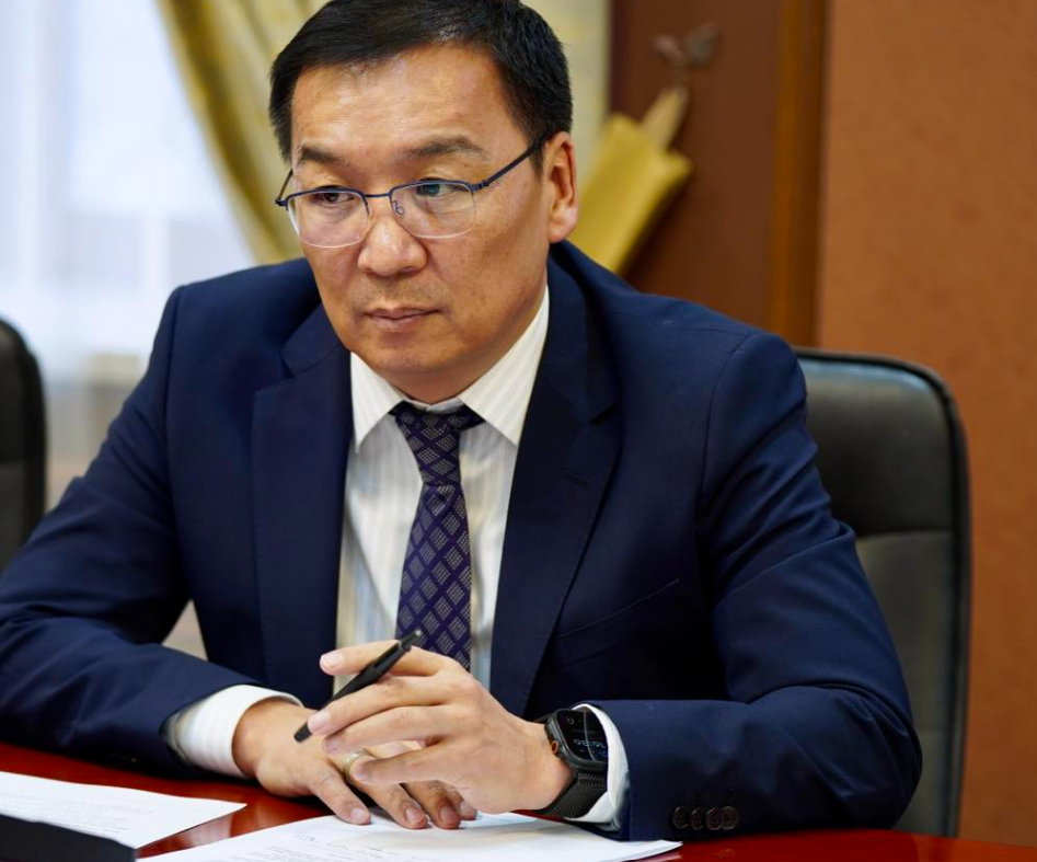 Зам, тээврийн яамны ТНБД Б.Насантогтох нь эхнэрийнхээ компанид давуу байдал олгож 5.5 тэрбум төгрөгийн гэрээ байгуулсан байжээ