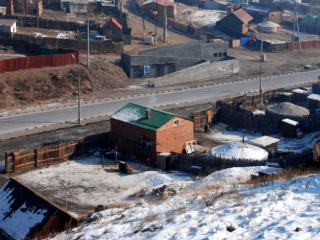 Баянхошууны дэлгүүрийн эзэн Д.Даш: Цахилгаан халаагууртай ч тоггүй болохоор дэлгүүр хүйтэн байхаас яахав