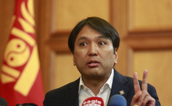 Т.Доржханд: Ояа, Мояа, Женкочид оо, та нар өөрсдөө л эхлээд, дараа нь уйлдаг шүү