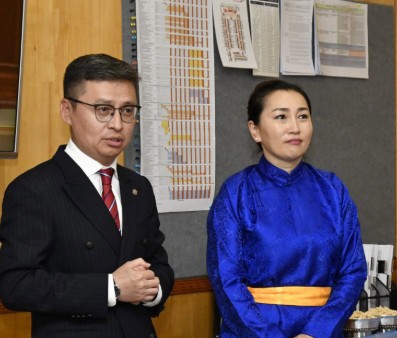 Х.Булгантуяад хилийн хориг тавьж, Б.Баасандоржийг яллагдагчаар татжээ