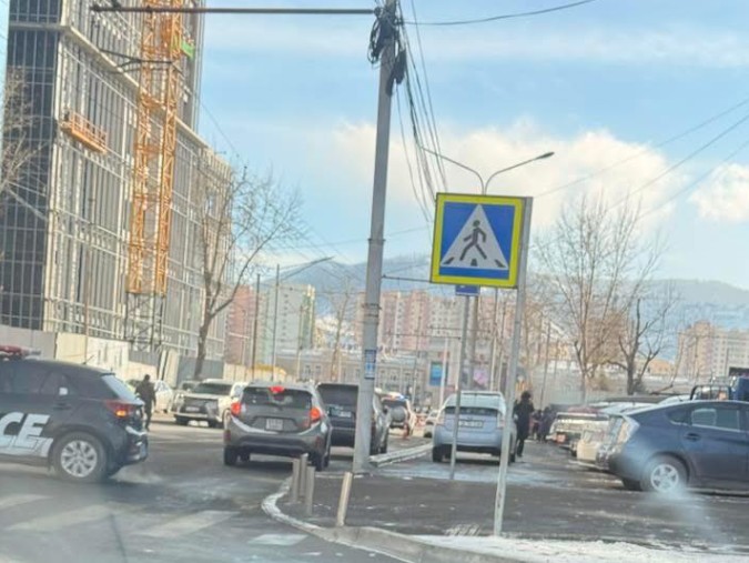 Баригдаж буй барилгаас хүн унаж, нас барсан хэргийг шалгаж байна гэв