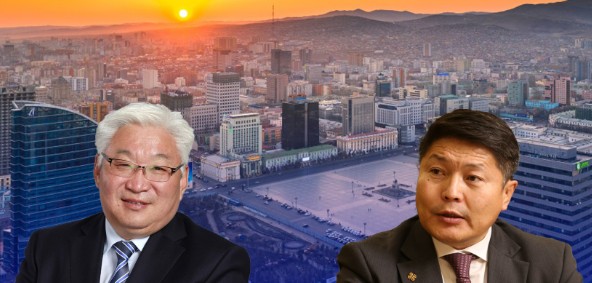 Экс хотын дарга Э.Бат-Үүл одоогийн даргад ГУРВАН зөвлөгөө өгчээ