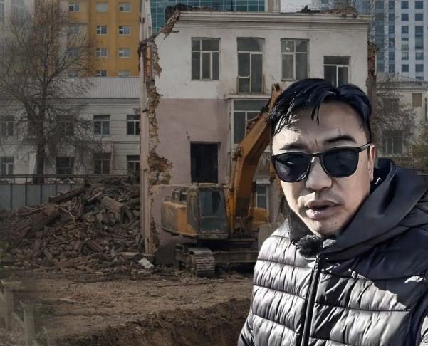 Дахин төлөвлөлтөд байраа өгөөгүй ганцаараа үлдсэн оршин суугч Г.Хүрэлсүх: Хоёр компьютер, нэг принтерийн хөрөнгөтэй барилгын компанид бид яаж өөрсдийн амь амьдрал болсон байраа итгэж хариуцуулах юм