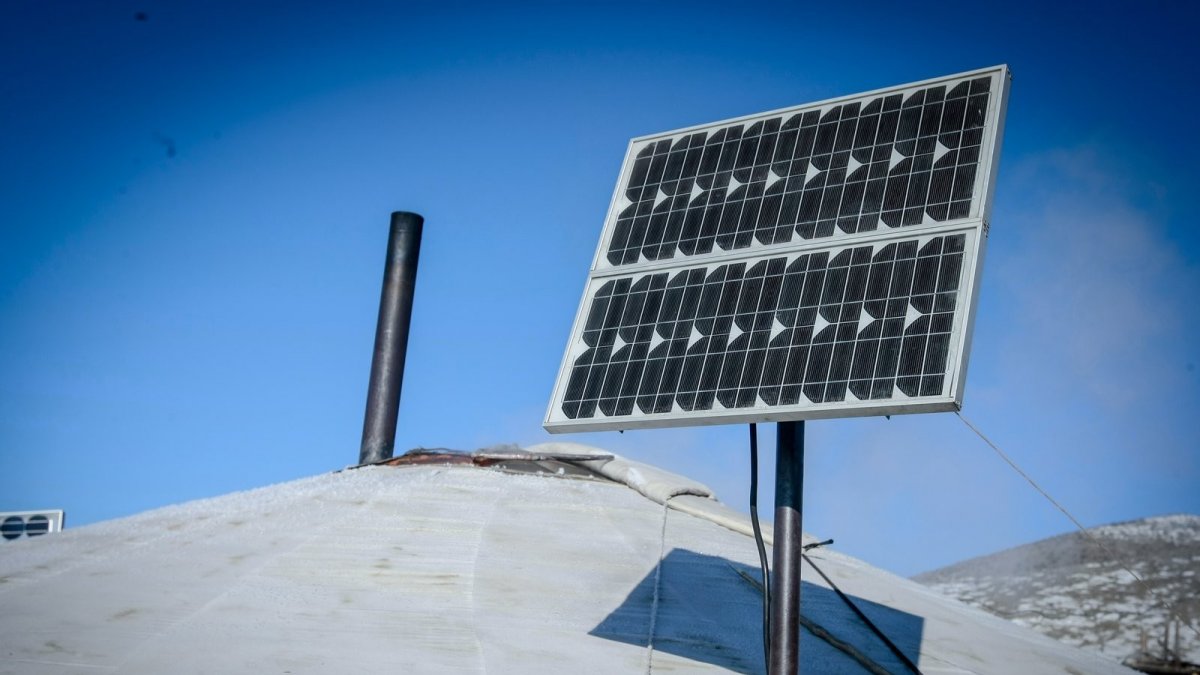 Гэр хорооллын 800 айлыг нарны эрчим хүч, батарей хуримтлуур хосолсон сүлжээнд холбохоор болжээ