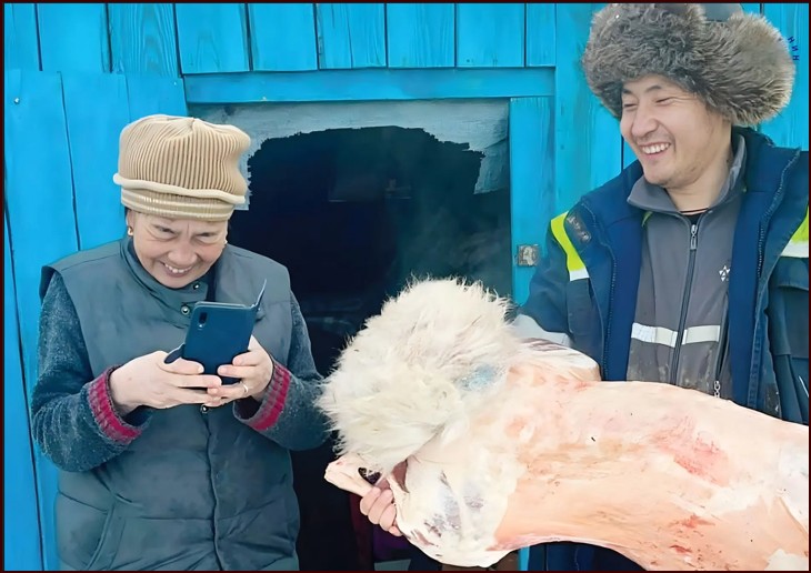 Б.Атарлуу: Хүнлэг сэтгэлийнхээ үүднээс бид заавал нэгэндээ тусалж байх ёстой