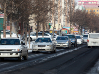 Амралтын өдрүүдэд тээврийн хэрэгслийн тэгш, сондгой дугаарын хязгаарлалт хийх эсэхийг иргэдээс асуухаар болжээ