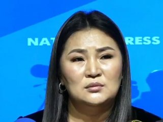 Миний нөхрийг хийгээгүй хэргийнх нь төлөө хилсдүүлж хорьж байна гэв