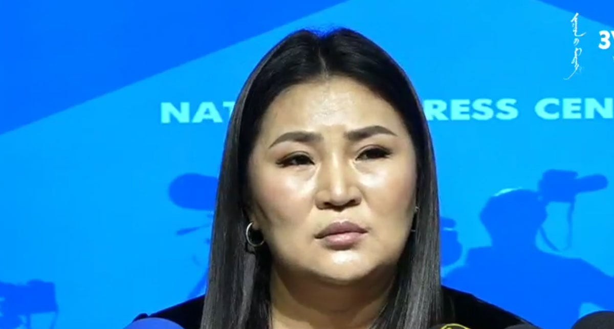 Миний нөхрийг хийгээгүй хэргийнх нь төлөө хилсдүүлж хорьж байна гэв