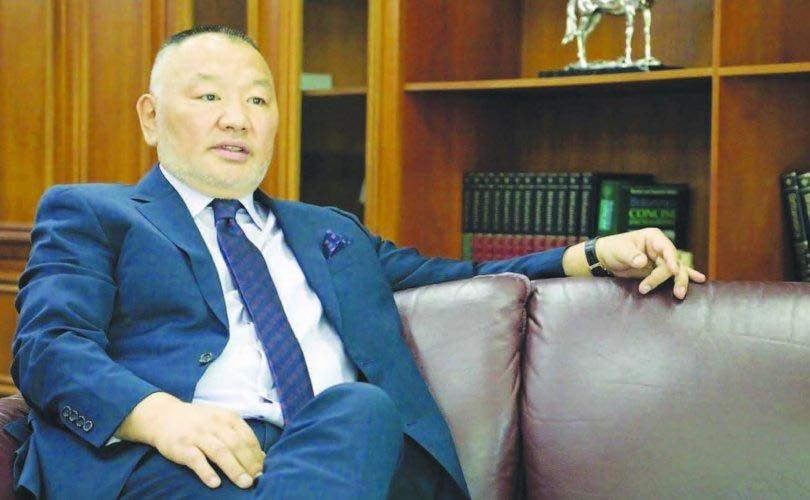 &ldquo;Эрдэнэтийн 49 хувь&rdquo; дээр маргаан үүсэж, Д.Эрдэнэбилэг эх орондоо ирэхээр болжээ