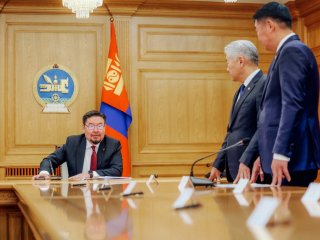 МАН-ын бүлгийн хурлын дараа залгуулаад "Удирдах зөвлөл хуралдана"