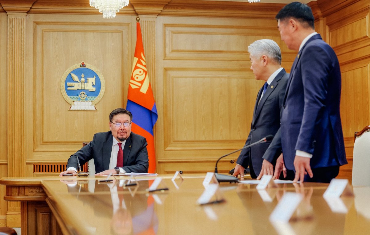 МАН-ын бүлгийн хурлын дараа залгуулаад "Удирдах зөвлөл хуралдана"