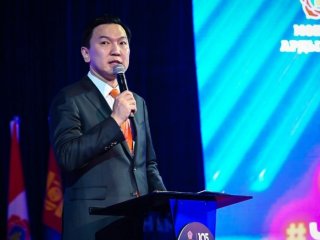 Авлигачдыг МАН-аас хөөх нь 3,4-н хүнд халтай ч 3.5 сая Монголчуудын эрх ашигт нийцнэ