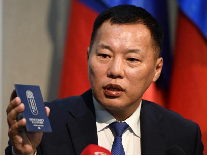 О.Цогтгэрэл АН-ын даргад жулдаж, намынх нь үйл ажиллагаа &ldquo;жонхуураад&rdquo; эхэллээ