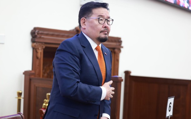 Г.Занданшатарыг Ерөнхий сайдаар есөн сар суулгаад эгүүлэн татлаа...