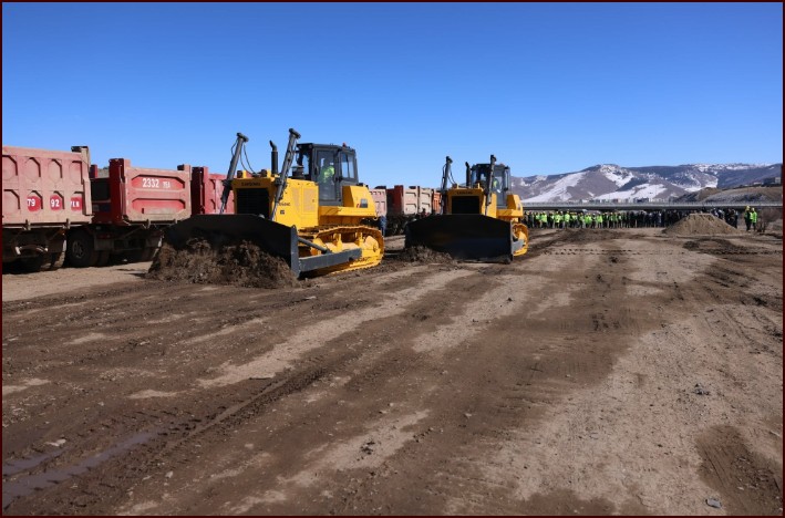 Туулын хурдны зам 18 см зузаан асфальтан үетэй, зургаан эгнээ, гүүрэн байгууламжтай, үерийн далантай цогц хурдны зам болно