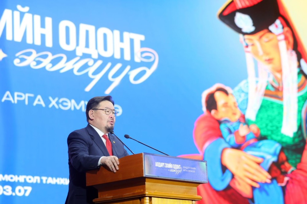 3 түүнээс дээш хүүхэдтэй гэр бүлийн гишүүний нэгийг ХАОАТ-аас чөлөөлж, 4 ба түүнээс дээш хүүхэдтэй айл ипотекийн зээл авна