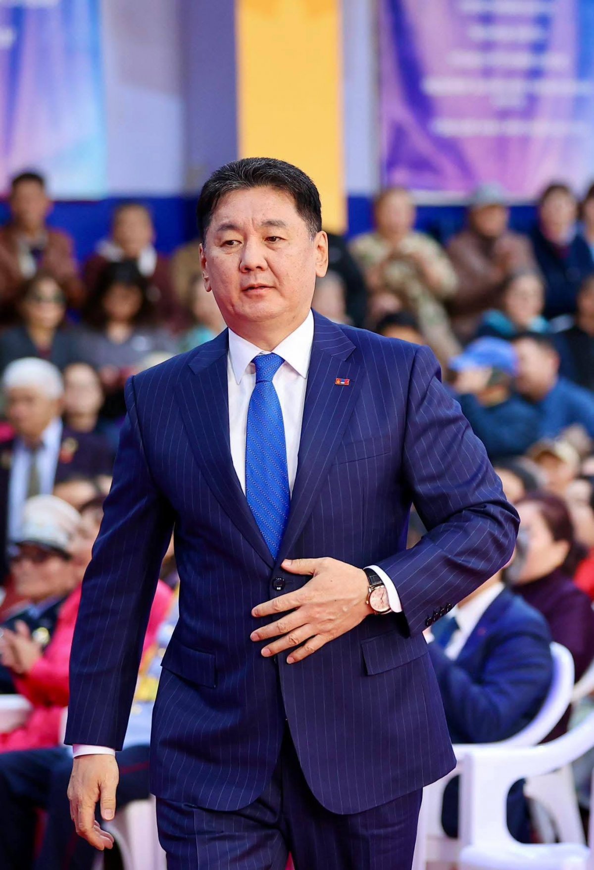 Ерөнхийлөгчийн "УИХ-ын гишүүнийг эгүүлэн татах" хуулийг УИХ-аар хэлэлцэхийг 56.4 хувийн саналаар дэмжлээ