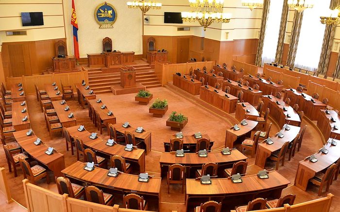 Өөрсдөдөө халтай хуулийнхаа &ldquo;өргөс&rdquo;-ийг түүх ганцхан боломж ГИШҮҮДЭД үлдлээ