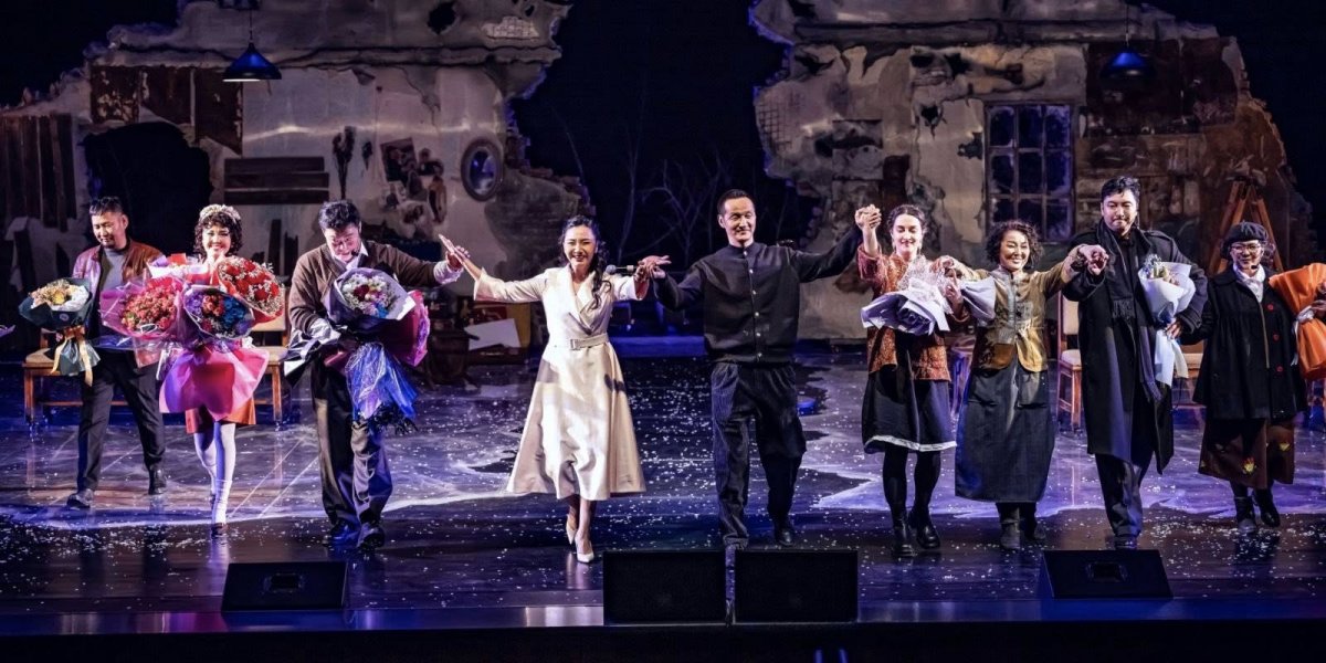 "Намайг дагуулаад яваач" драмын жүжгийг үзэх ТАВАН шалтгаан