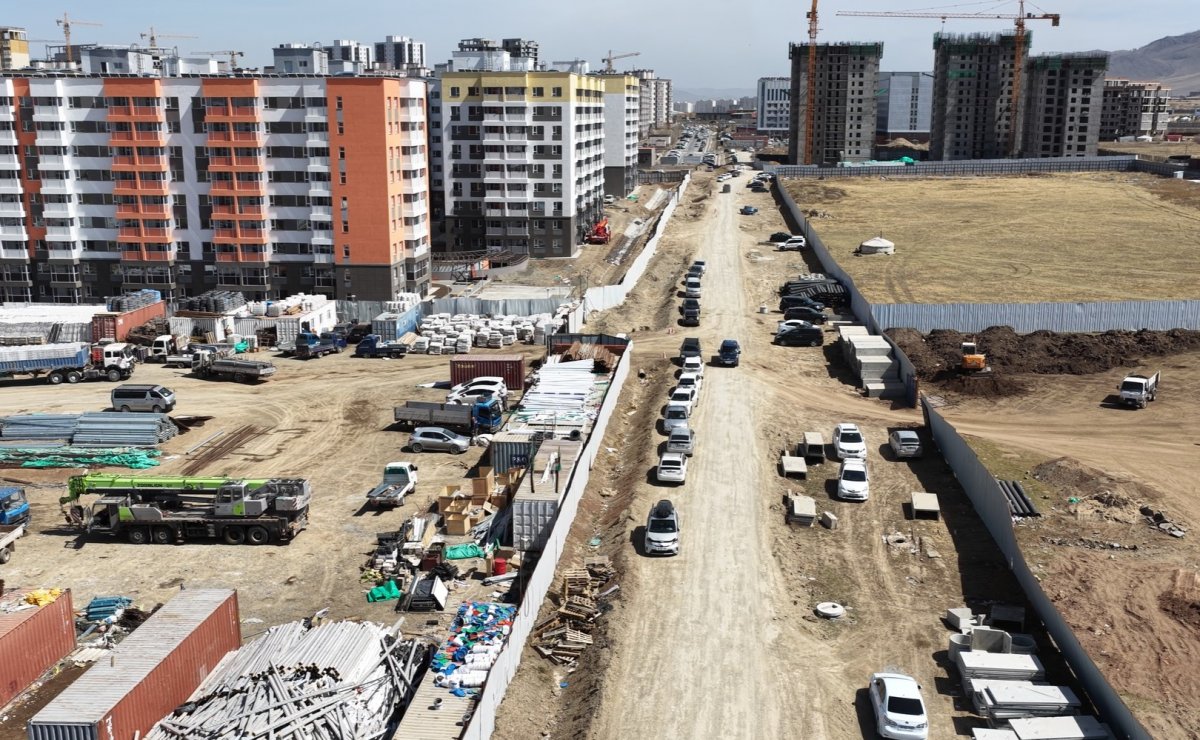 Солонго-1 орон сууцны хорооллоос Нисэхийн авто зам хүртэл 570 метр авто зам барина