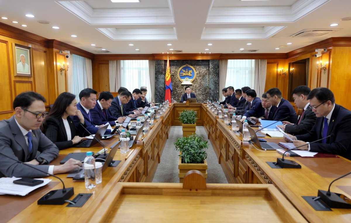 Улс төрийн "гал" дундаас байгуулагдсан Засгийн газрыг эдийн засгийн хүндхэн сорилтууд хүлээж байна