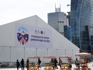 Төв талбай дээр Монголын 30 орчим рестораны тогооч нар ази, европ хоол хийнэ