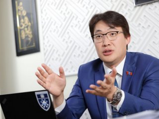 А.Амартүвшин: Хуучны, хөдөөний сэтгэлгээгээрээ халбага сэрээ, тавгаа дундаа хэрэглэдэг хэвээр байгаа цагт хеликобактери буурахгүй байна