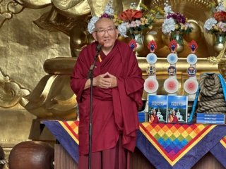 Ажиа Гэгээн Лувсантүвдэн: Залуу байгаа дээрээ л эрдэм сурах хэрэгтэй