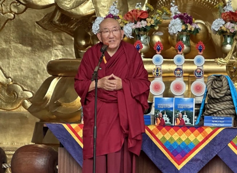 Ажиа Гэгээн Лувсантүвдэн: Залуу байгаа дээрээ л эрдэм сурах хэрэгтэй