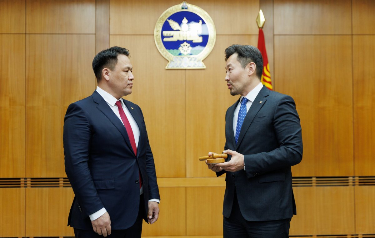 Шинээр томилогдсон Шадар сайд Н.Номтойбаяр үүрэгт ажлаа хүлээн авлаа