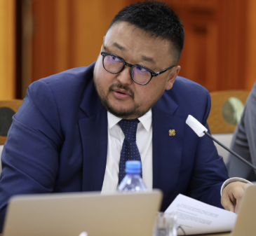 З.Мэндсайхан Сангийн сайдад чац дутаж байх шиг