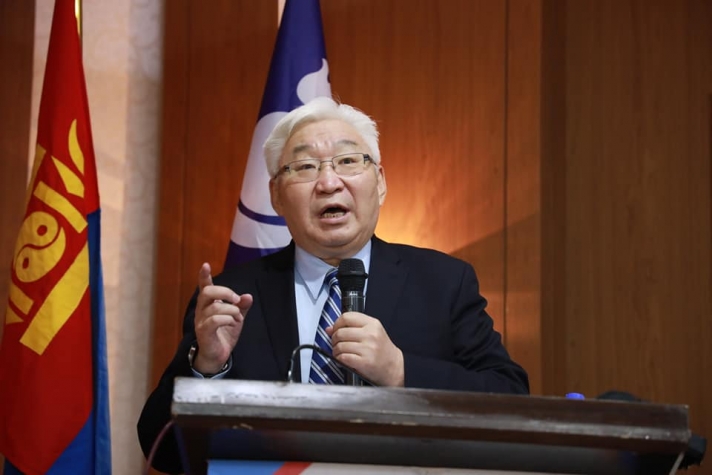 Э.Бат-Үүл: Ерөнхийлөгчийн төслийг УИХ баталбал Цэцэд өргөдөл гаргана