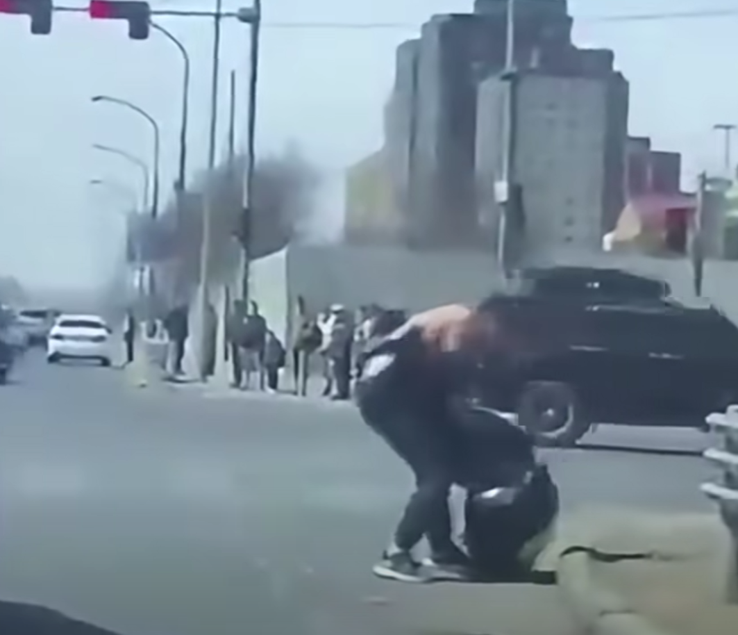 Цагдаагийн алба хаагчийн шаардлага биелүүлээгүй үйлдэлд торгох шийтгэл оногдуулжээ