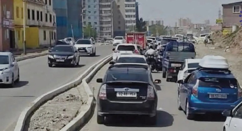 Нэгдүгээр хорооллын арын авто замын зураг төсөлд шаардлагатай өөрчлөлтийг оруулж иргэдэд танилцуулахаар болжээ