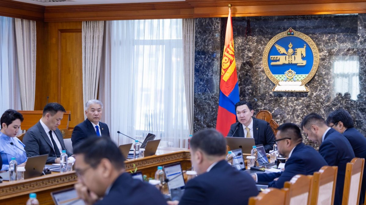 БИЧЛЭГ: ЗАСГИЙН ГАЗРЫН ХУРАЛДААНЫ ШИЙДВЭРТЭЙ ТАНИЛЦ
