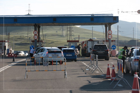 E-Mongolia системээр дамжуулан цагаан жагсаалтад бүртгүүлээд  авто зам ашигласны төлбөрөөс бүрэн чөлөөлөгдөнө