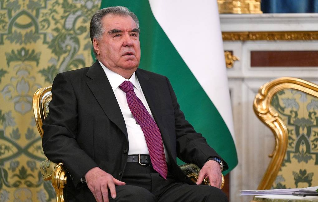 Бүгд Найрамдах Тажикистан Улсын Ерөнхийлөгч Эмомали Рахмон гэж хэн бэ?