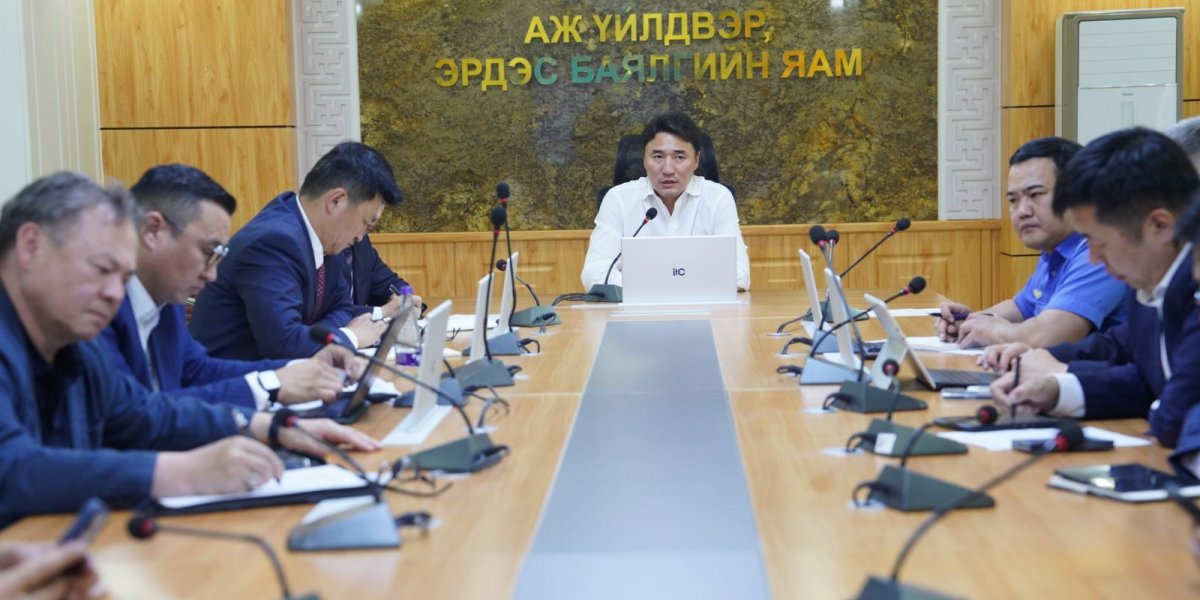 Нефть импортлогч компаниуд татварын өртэй байсан ч дансыг нь битүүмжлэхгүй