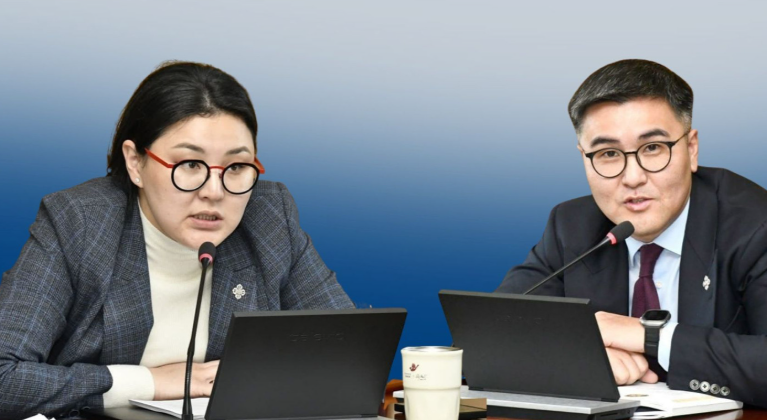 МАН-ын Э.Болормаа, АН-ын Ч.Лодойсамбуу хоёрын &ldquo;мэдэгдэл&rdquo; юу өгүүлж байна вэ?