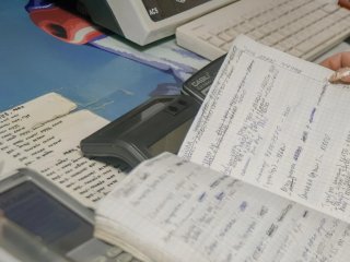 Худалдагч Н.Амарзаяа: Дэлгүүрийн 32 хуудастай өрийн дэвтэр долоо хоногт л дүүрдэг