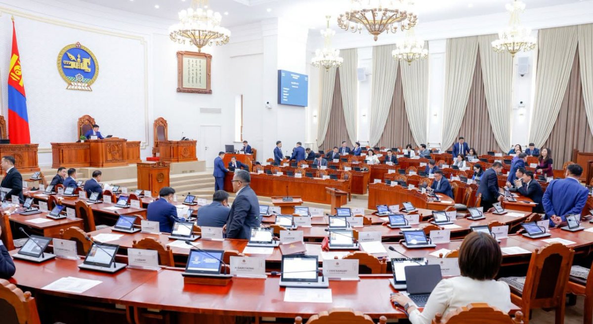 Энэ сарын 7-нд ээлжит бус чуулганыг хуралдуулж, зөвхөн ТӨСВИЙН ТОДОТГОЛ-ыг хэлэлцэнэ