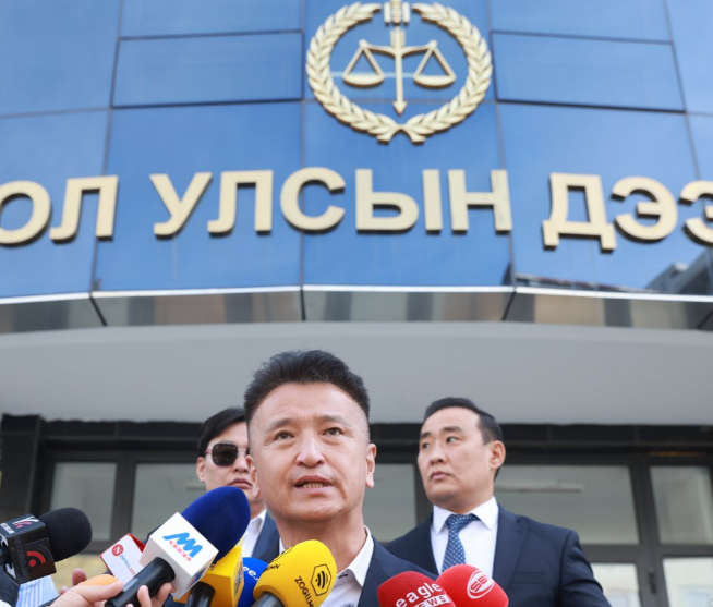 "Хөгжлийн банкны хэрэгт холбогдох зарим хүмүүсийн хэсгийг хүчингүй болгож анхан шатны шүүхэд буцаасан нь хууль бус"  