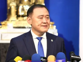 "Ногдол ашгийг монголчууд авахаар үнэ өсдөг, Засгийн газар аваад идчихээр үнэ өсдөггүй гэх худал домгоосоо хэзээ салах вэ"