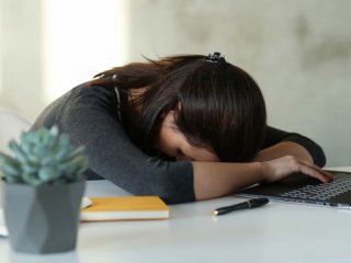 Мэдрэлийн эмч Б.Доржханд: Нойргүйдлээс үүссэн мэдрэлийн ядаргааг сэтгэл зүй рүү чиглэсэн аргачлалуудтай хавсарч эмчлэх нь үр дүнтэй
